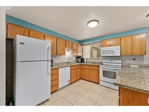1450 NE Lincoln Street Roseburg OR 97470