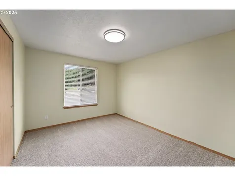 1450 NE Lincoln Street Roseburg OR 97470