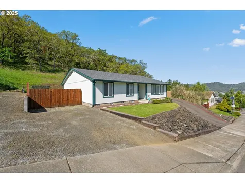 1450 NE Lincoln Street Roseburg OR 97470