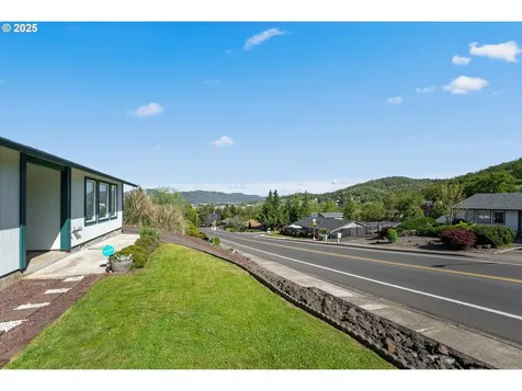 1450 NE Lincoln Street Roseburg OR 97470