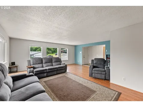 1450 NE Lincoln Street Roseburg OR 97470