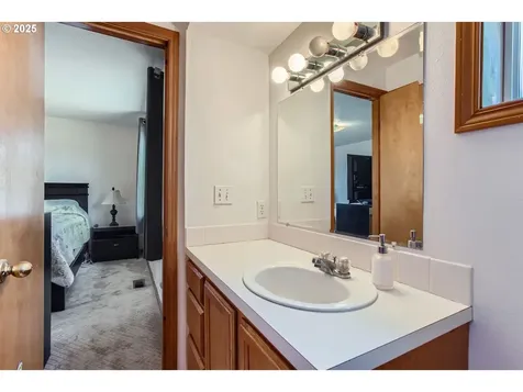 3707 SE 174th Avenue Portland OR 97236