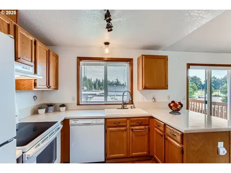 3707 SE 174th Avenue Portland OR 97236