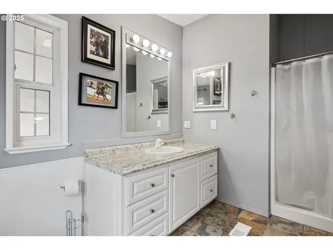 34680 NE Kramien Road Newberg OR 97132