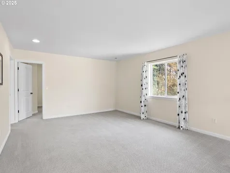 18901 SE 40th Street Vancouver WA 98683