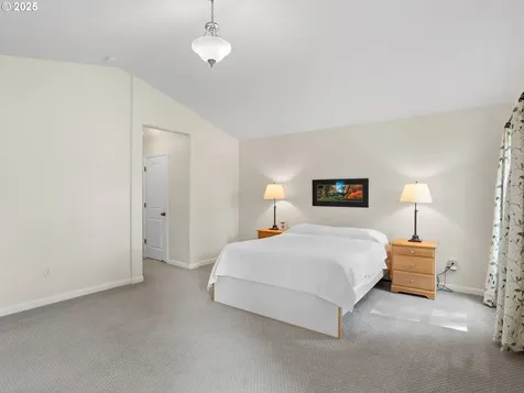 18901 SE 40th Street Vancouver WA 98683