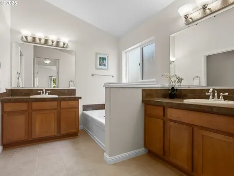 18901 SE 40th Street Vancouver WA 98683