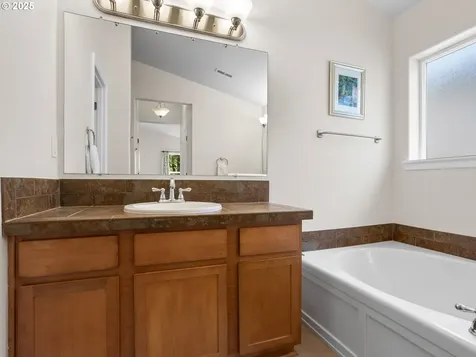 18901 SE 40th Street Vancouver WA 98683