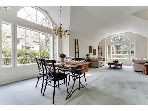 1328 Spyglass Drive Eugene OR 97401