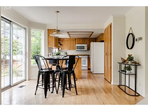 1328 Spyglass Drive Eugene OR 97401