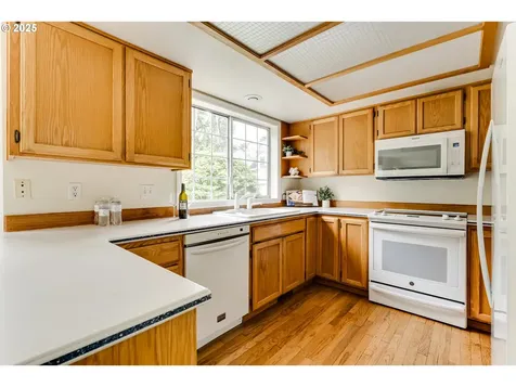 1328 Spyglass Drive Eugene OR 97401