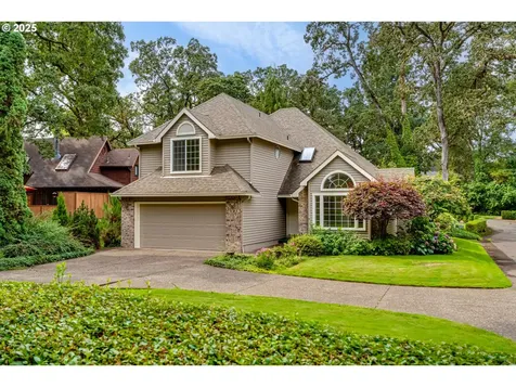 1328 Spyglass Drive Eugene OR 97401