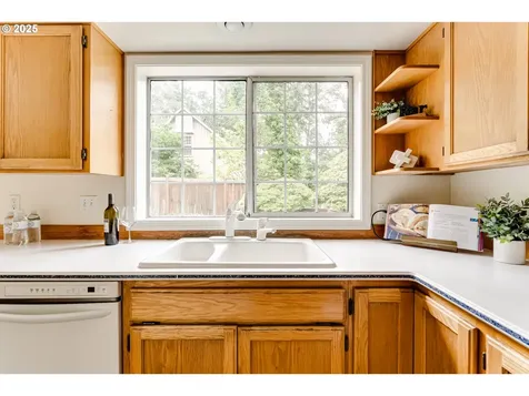 1328 Spyglass Drive Eugene OR 97401