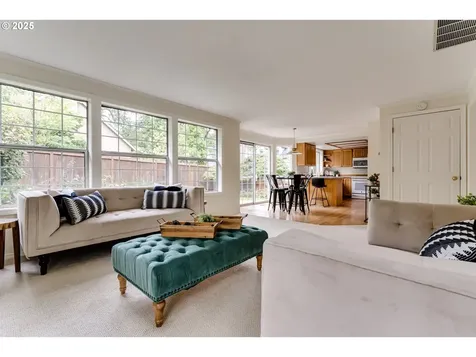 1328 Spyglass Drive Eugene OR 97401