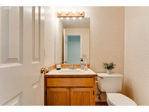 1328 Spyglass Drive Eugene OR 97401