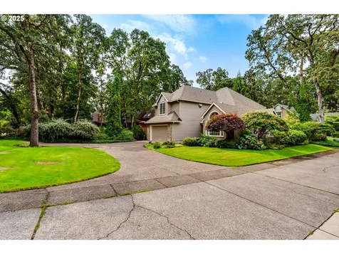 1328 Spyglass Drive Eugene OR 97401