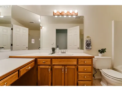 1328 Spyglass Drive Eugene OR 97401