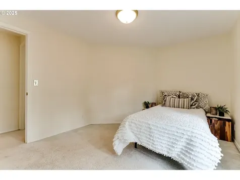 1328 Spyglass Drive Eugene OR 97401