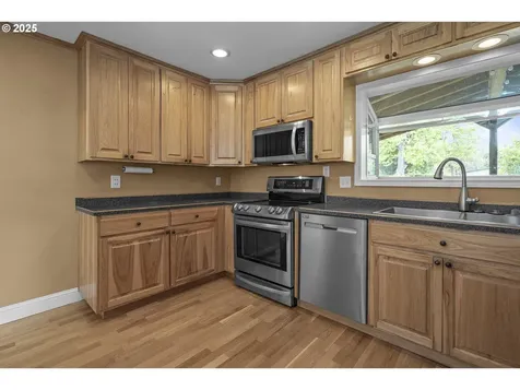 10275 SW Winter Lane Beaverton OR 97008