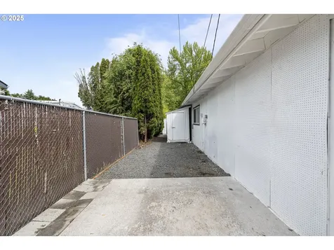 10275 SW Winter Lane Beaverton OR 97008
