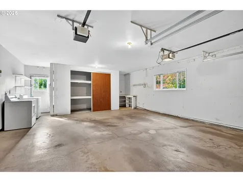 3350 SW Mitchell Street Portland OR 97239