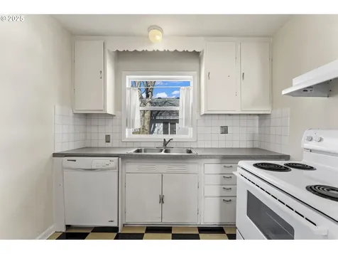 1157 SE 87th Avenue Portland OR 97216