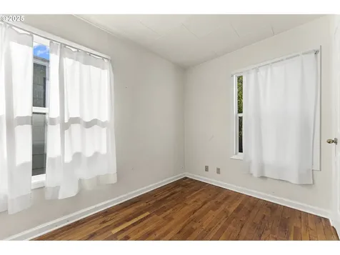 1157 SE 87th Avenue Portland OR 97216