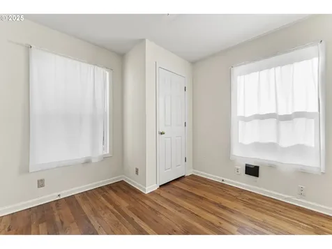 1157 SE 87th Avenue Portland OR 97216
