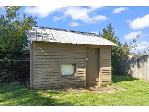 1157 SE 87th Avenue Portland OR 97216