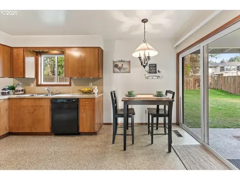 10828 SW 60th Avenue Portland OR 97219
