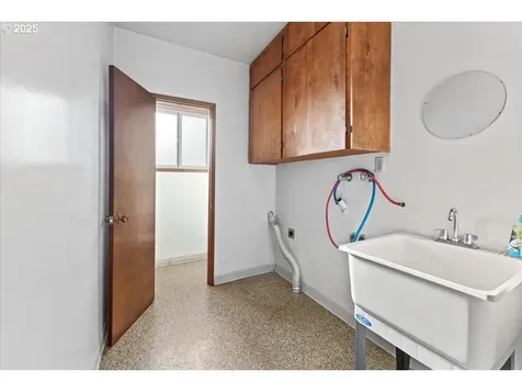 10828 SW 60th Avenue Portland OR 97219