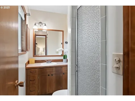 10828 SW 60th Avenue Portland OR 97219