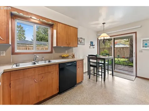 10828 SW 60th Avenue Portland OR 97219