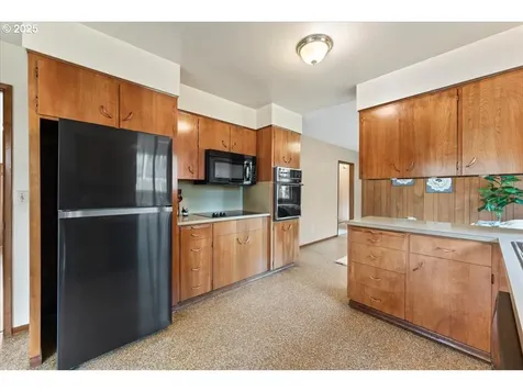 10828 SW 60th Avenue Portland OR 97219