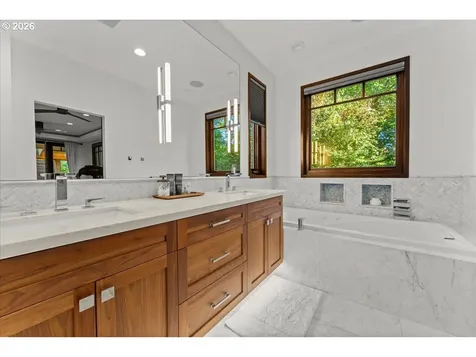 7642 SE Harrison Street Portland OR 97215