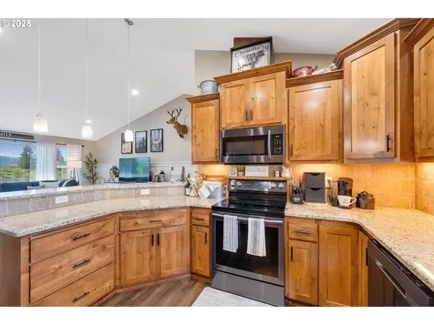 10340 Skyview Road Tillamook OR 97141