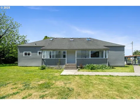 1209 6th Street Tillamook OR 97141