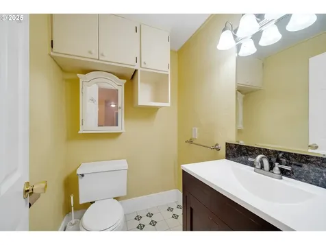 1209 6th Street Tillamook OR 97141