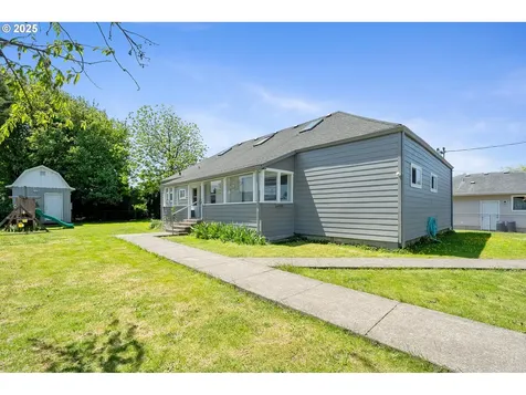 1209 6th Street Tillamook OR 97141