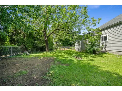 1209 6th Street Tillamook OR 97141