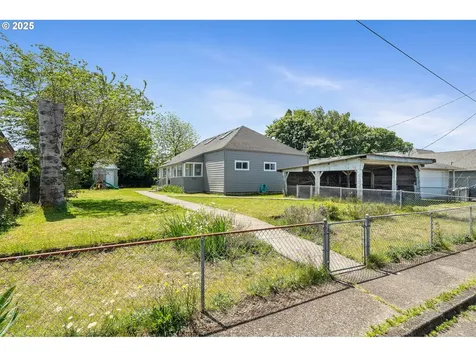 1209 6th Street Tillamook OR 97141
