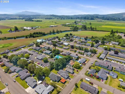 1209 6th Street Tillamook OR 97141