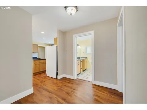 1209 6th Street Tillamook OR 97141