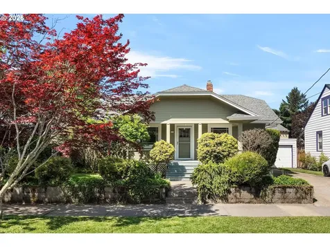 303 SE 86th Avenue Portland OR 97216