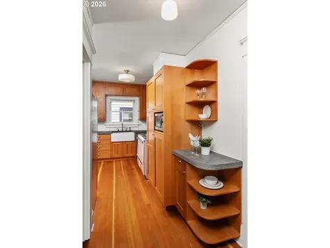 303 SE 86th Avenue Portland OR 97216