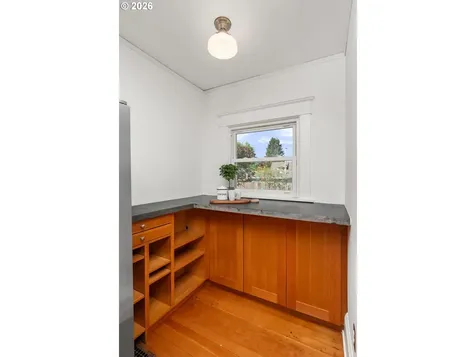 303 SE 86th Avenue Portland OR 97216