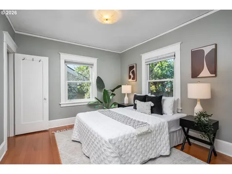 303 SE 86th Avenue Portland OR 97216