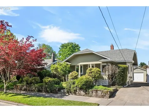 303 SE 86th Avenue Portland OR 97216
