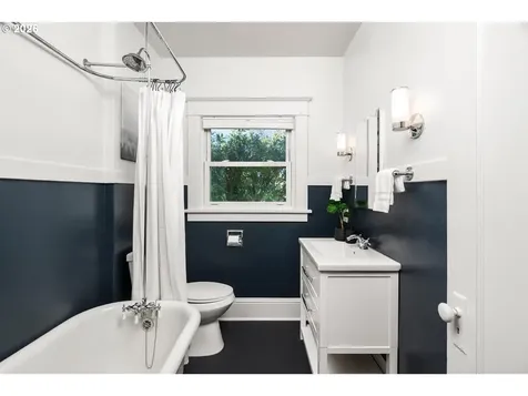 303 SE 86th Avenue Portland OR 97216