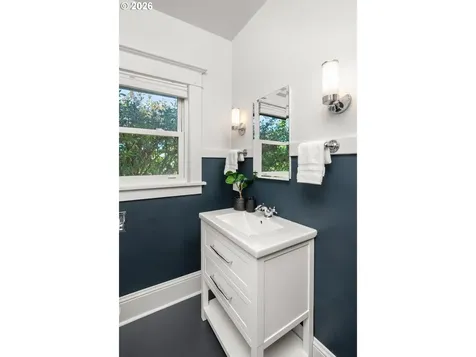 303 SE 86th Avenue Portland OR 97216